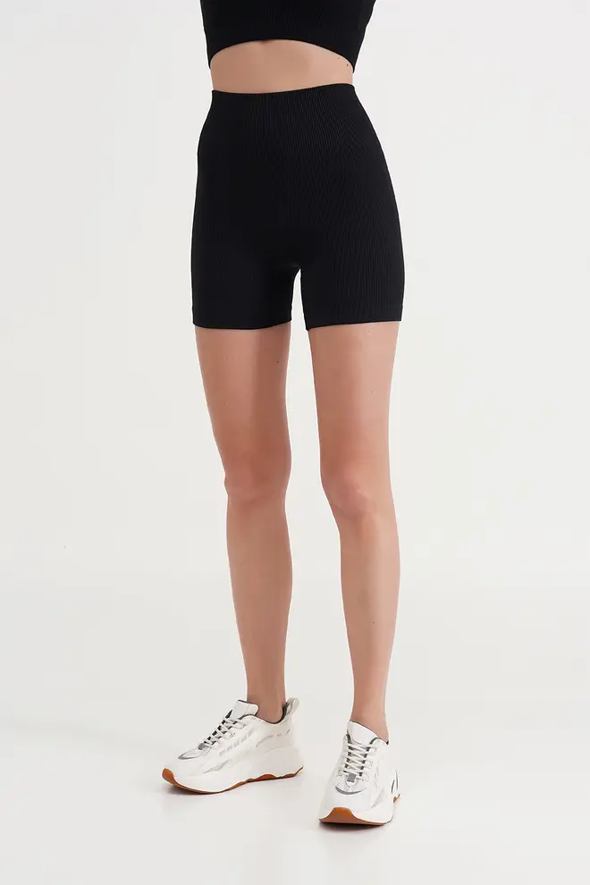 Nahtlose Ripp-Shorts mit Push-up-Effekt SHORTS RIB SHAPE (black)