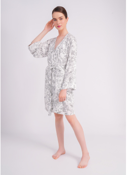 Damen-Morgenmantel aus Viskose mit Blumenmuster – FLOSSED IN FLOWERS 7336/040 (white/black floral print)