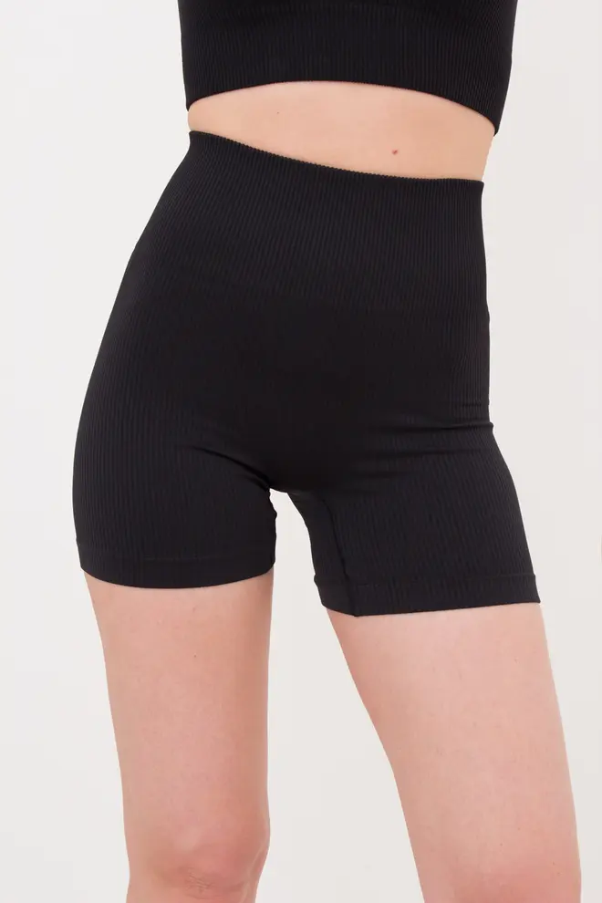 Nahtlose Ripp-Shorts mit Push-up-Effekt SHORTS RIB SHAPE (black)