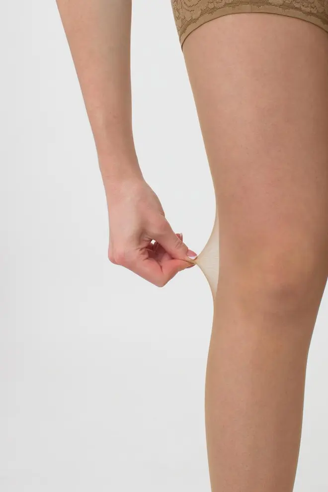 Stockings with lace on silicone base EMOTION 20 den (daino)