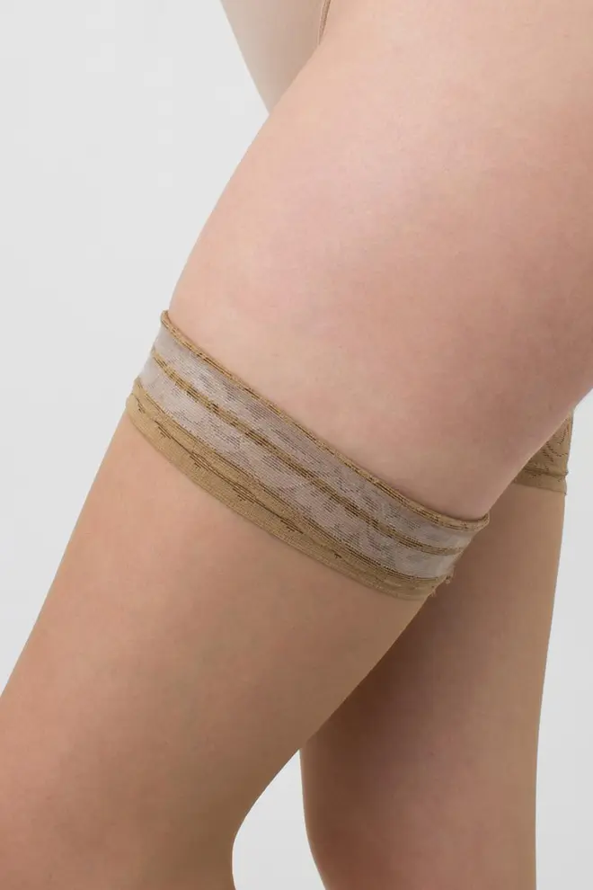 Stockings with lace on silicone base EMOTION 20 den (daino)