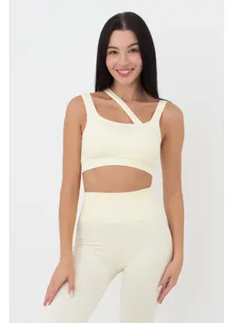 Nahtloses Top mit asymmetrischen Trägern TOP RIB CO (milk)