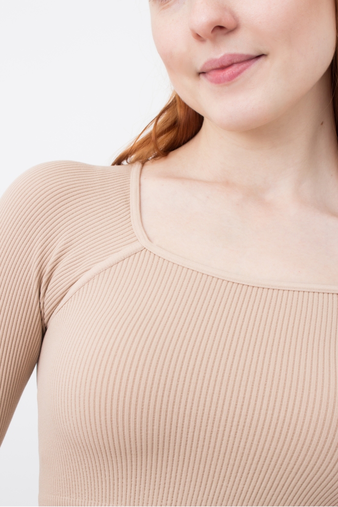 Kurzes geripptes Top mit langen Ärmeln CROP TOP RIB (natural)