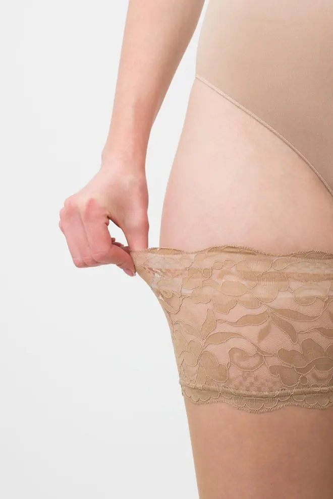 Stockings with wide lace PASSION 20 den (daino)