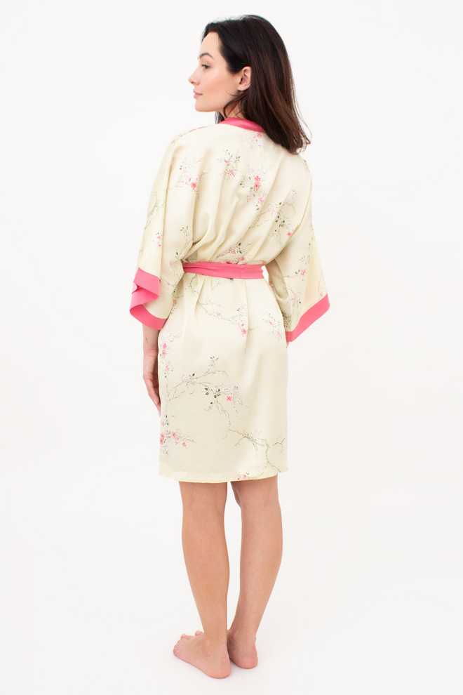 Short Robe with Flowers SAKURA 7224/050 (light yellow) Short Robe with Flowers SAKURA 7224/050 (light yellow)