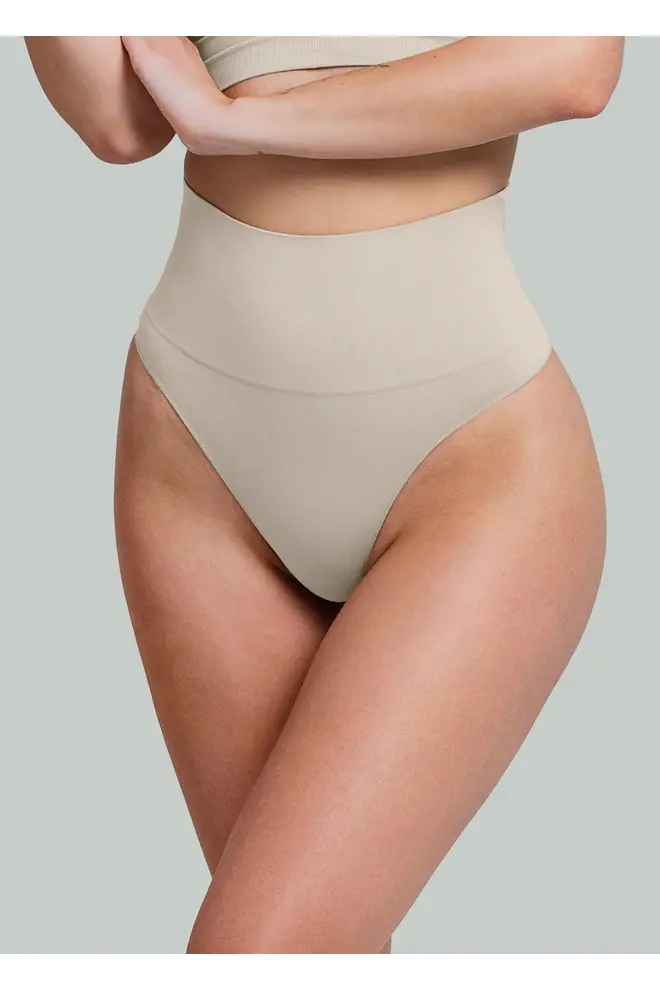 Nahtlose String-Slip mit leichter Shaping-Wirkung – STRING SHAPEWEAR (light nude) Nahtlose String-Slip mit leichter Shaping-Wirkung – STRING SHAPEWEAR (light nude)