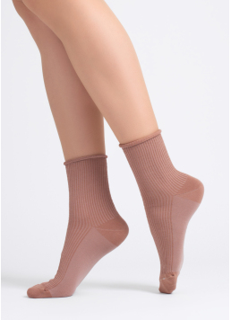 Gerippte Damensocken WS3 FASHION 060 (mocha mousse) Gerippte Damensocken WS3 FASHION 060 (mocha mousse)