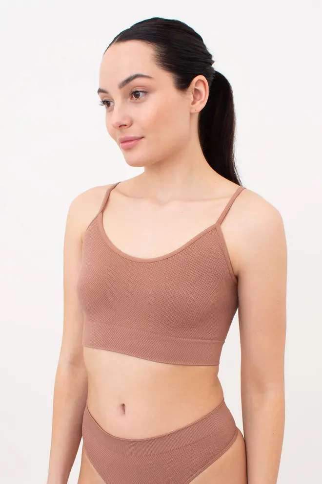Nahtloses Top mit körniger Textur CAMI TOP GRAIN (mokko)