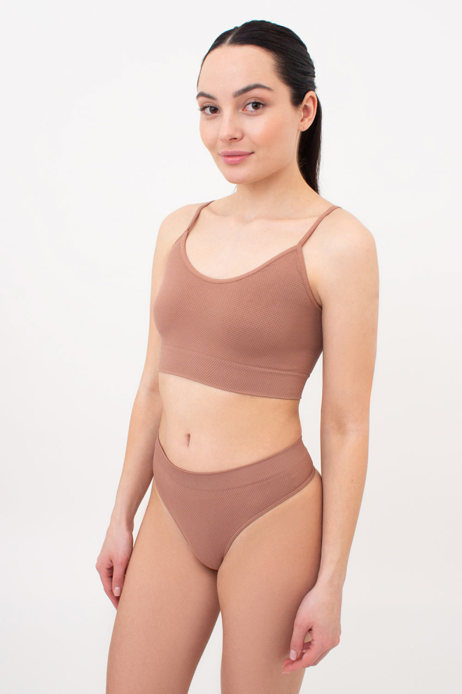 Nahtloses Top mit körniger Textur CAMI TOP GRAIN (mokko)