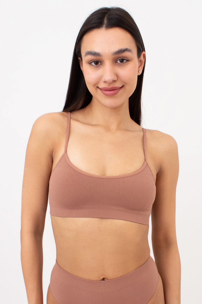 Seamless ribbed top with narrow straps CAMI TOP RIB (mokko)
