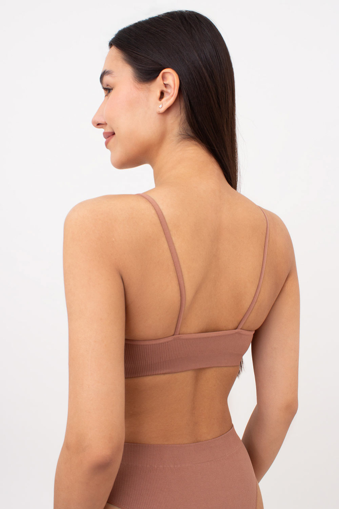 Seamless ribbed top with narrow straps CAMI TOP RIB (mokko)