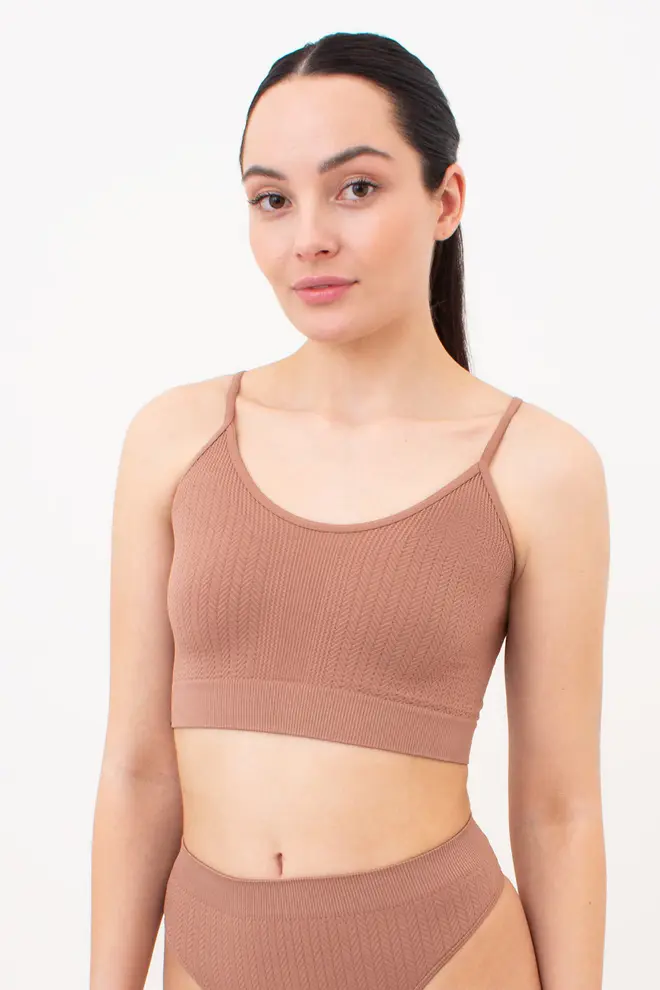 Nahtloses Top mit strukturiertem Zopfmuster CAMI TOP BRAID (mokko)