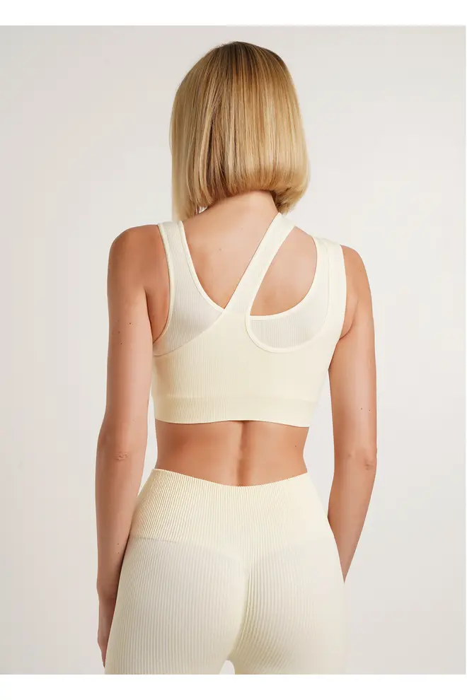 Seamless Top With Asymmetric Straps IND TOP RIB (milk)