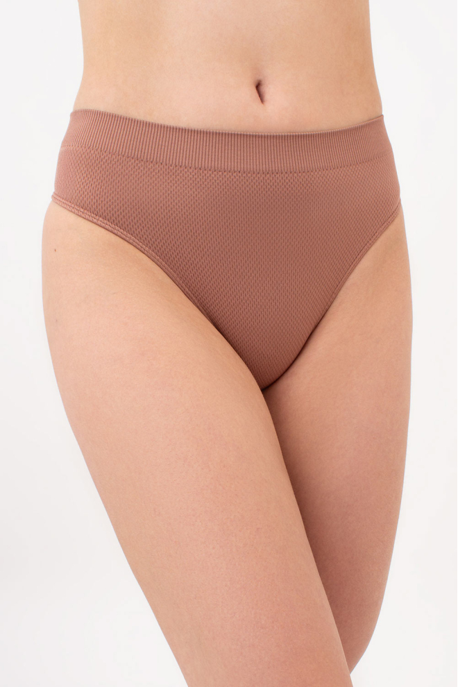 Thong briefs with grainy texture – STRING BRIEFS GRAIN (mokko)