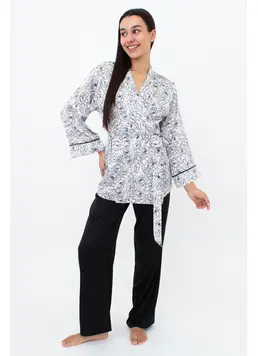 Pyjamas with Long Trousers BLOSSOM VEIL 5604/050 (peony sketch white/black) Pyjamas with Long Trousers BLOSSOM VEIL 5604/050 (peony sketch white/black)